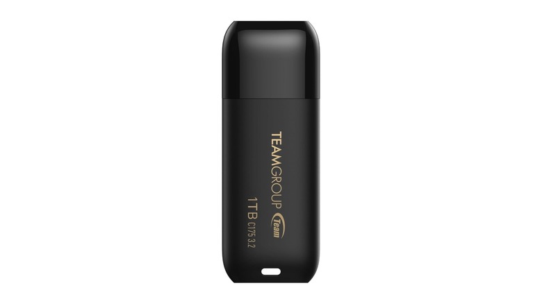 1 TB Teamgroup USB flash drive on display