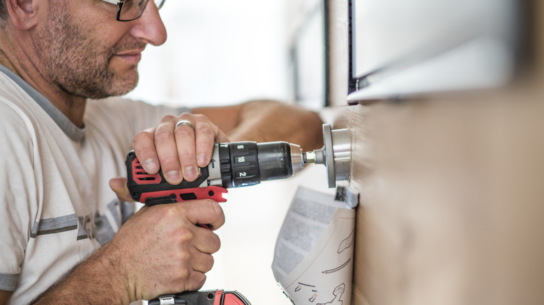 cutting board witha hole saw