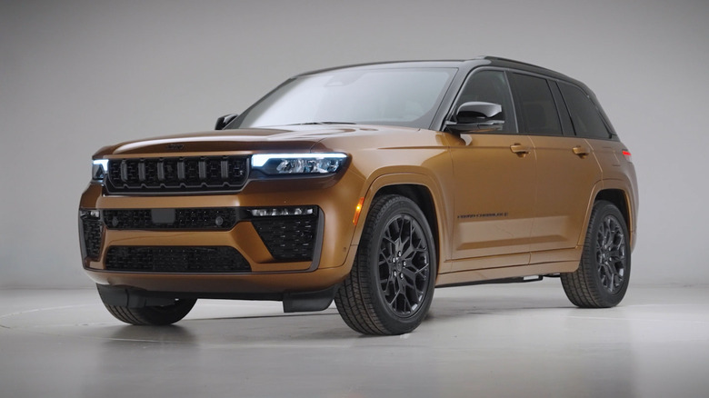 Studio shot of the Jeep Grand Cherokee