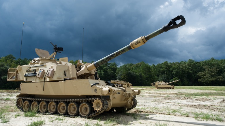 m109 paladin self-propelled howitzer field