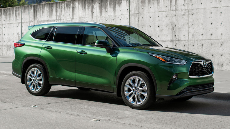 Toyota Highlander on the street