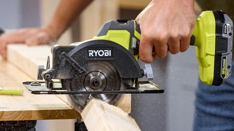 cutting 2x4 withRyobi circular saw
