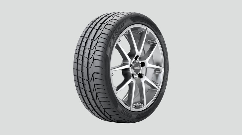 Pirelli P Zero PZ5 tire