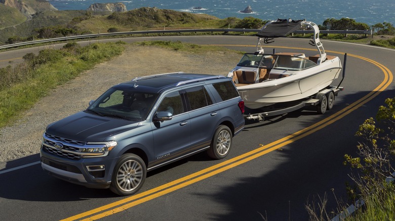 2023 Ford Expedition towing boat