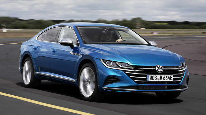 Volkswagen Arteon front 3/4 view driving at speed
