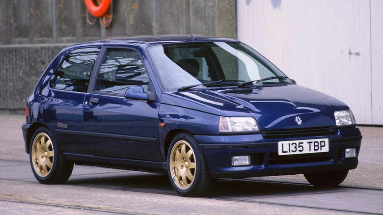 Renault Clio Williams with British license plate