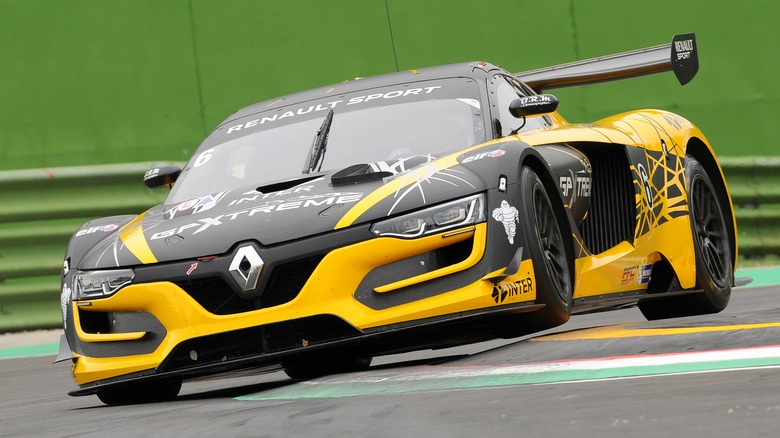 Renault RS.01 na pista