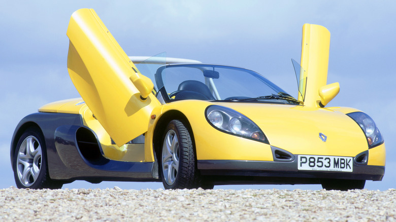 Renault Sport Spider com portas levantadas