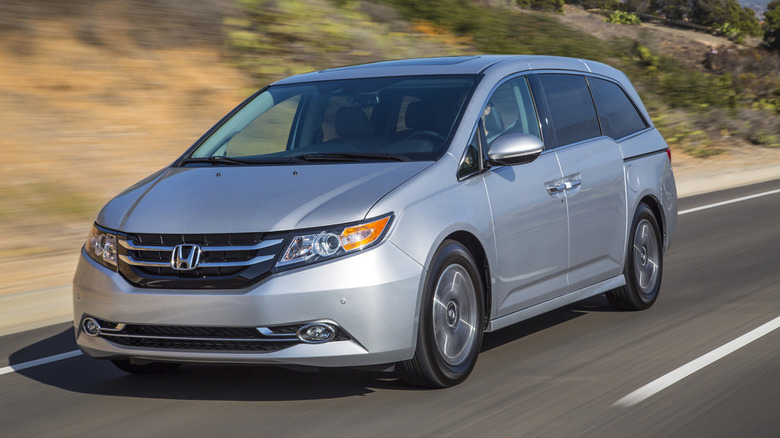 2017 Honda Odyssey front 3/4
