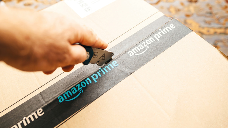 folding utility knife opening amazon box