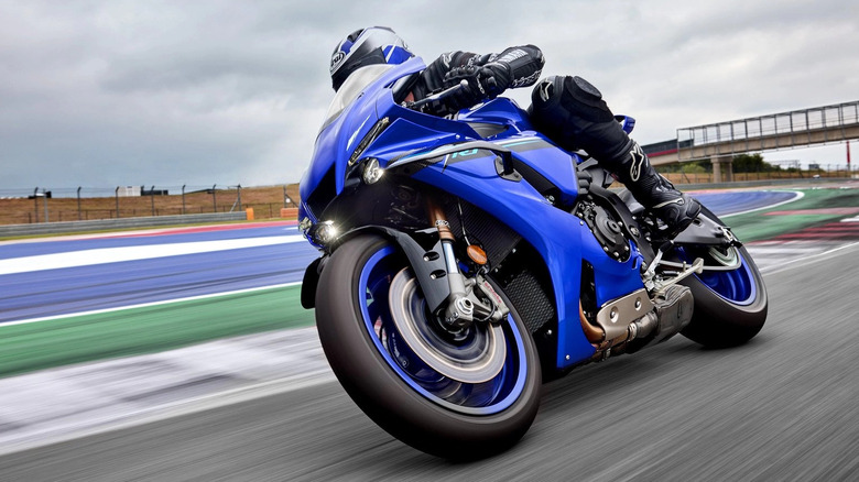 Yamaha YZF-R1 on track