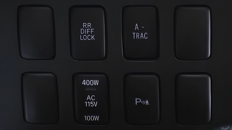"A-TRAC" Button in Toyota FJ Cruiser