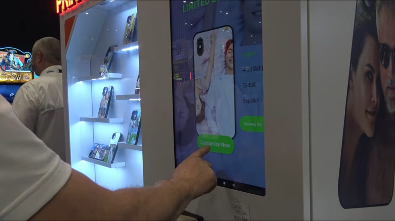 phone case printer vending machine iaapa expo