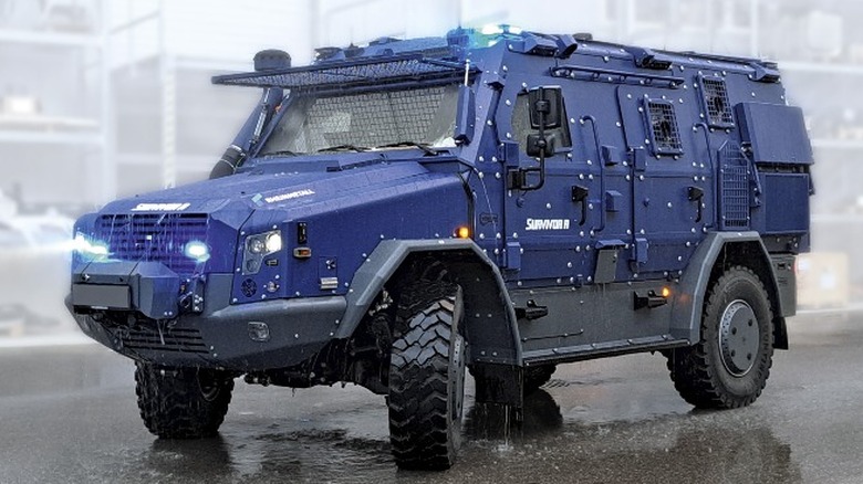 RMMV Survivor R in snow