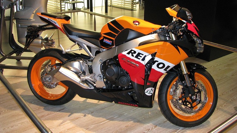 Honda CBR1000RR Fireblade Repsol Edition