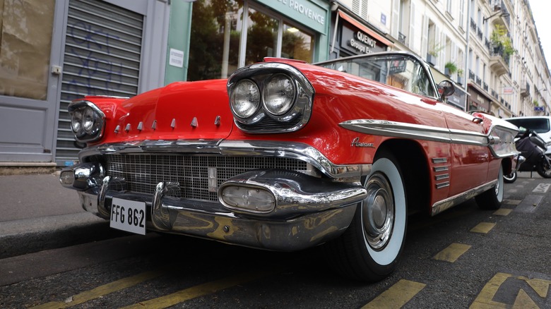 Pontiac Bonneville Convertible '58 closeup