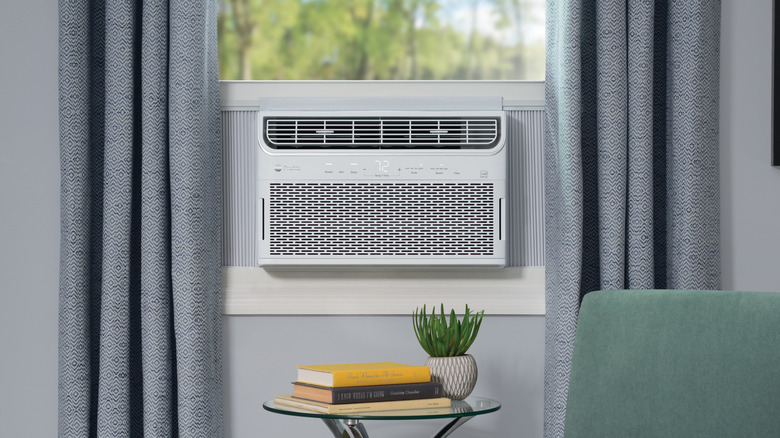 GE AHTR10AC air conditioner in room