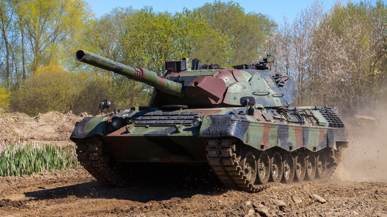Leopard 2 tank driving off road