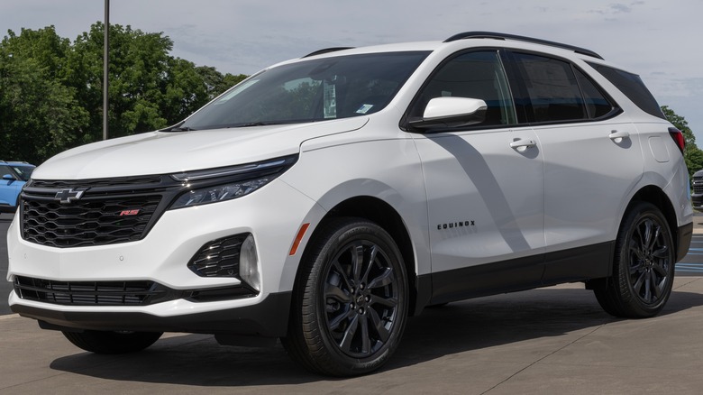 Chevrolet Equinox RS white