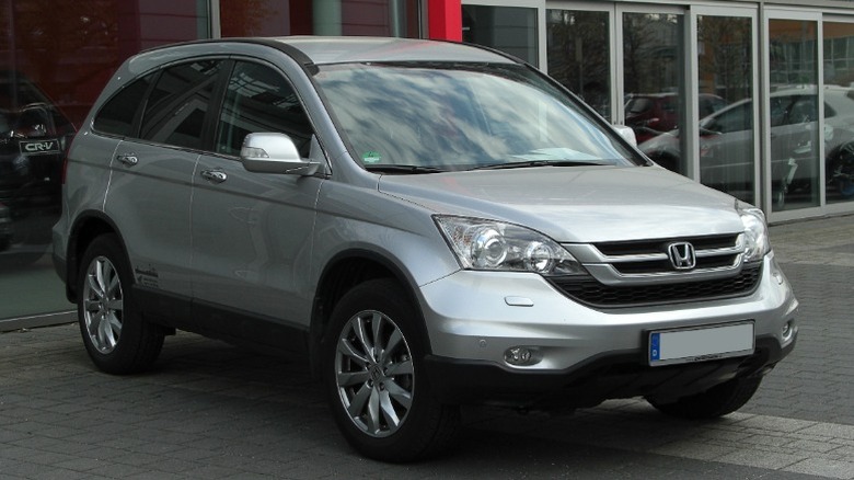 A silver 2011 Honda CR-V