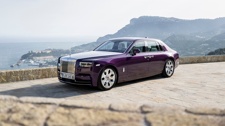 Rolls-Royce Phantom front 3/4