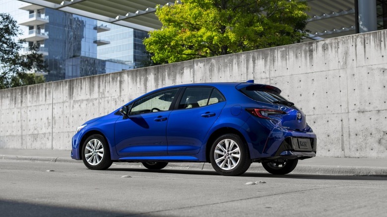 2025 Toyota Corolla hatchback rear 3/4