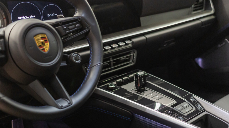 Porsche 992 911 gear shifter