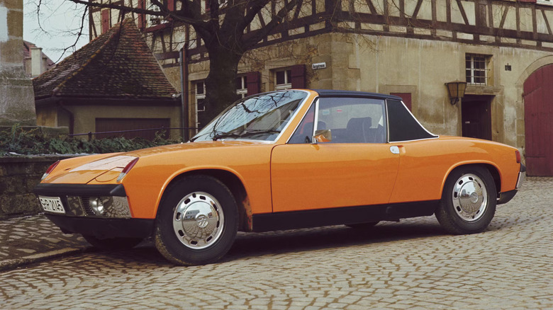 The Porsche 914 on a cobbled street