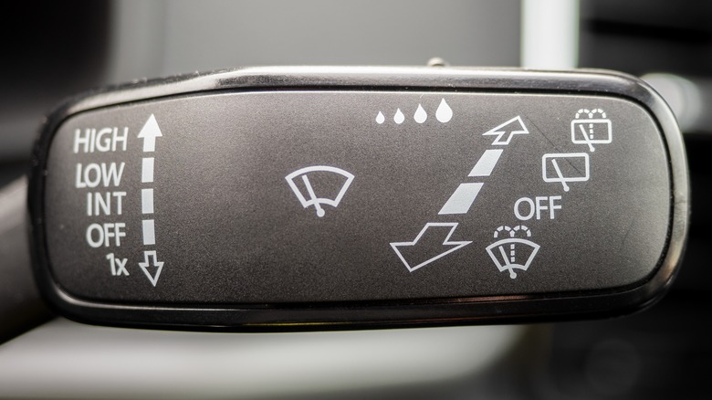 Windshield wiper switch