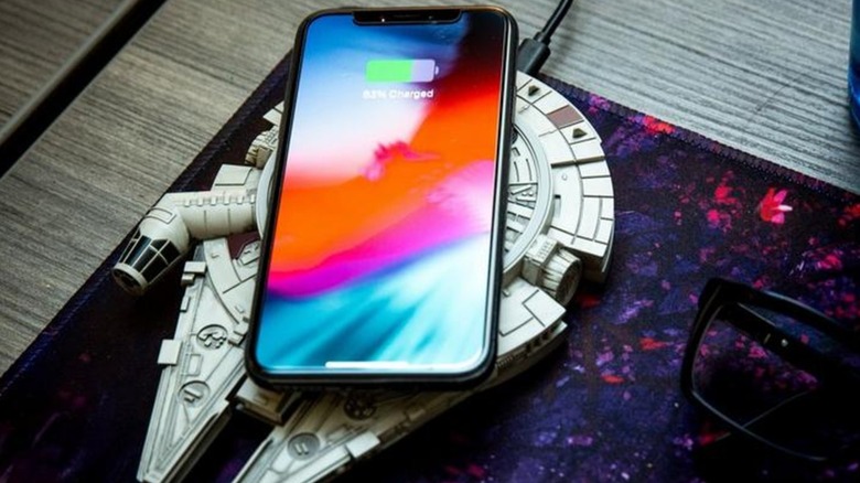 geeknet star wars millenium falcon phone charger