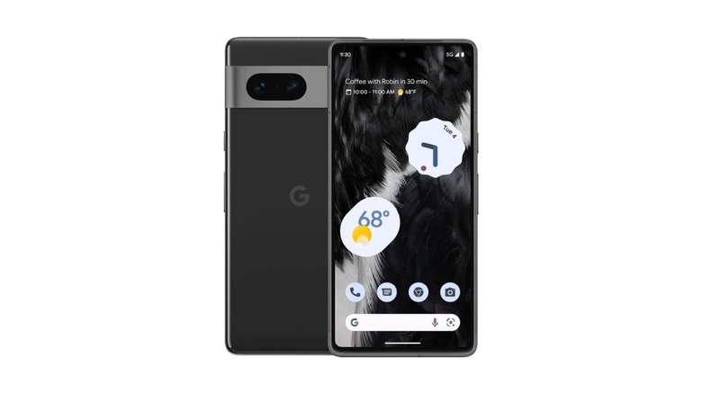 Google Pixel 7 in black