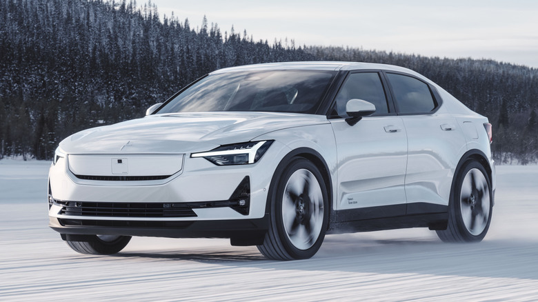 Polestar 2 in the snow