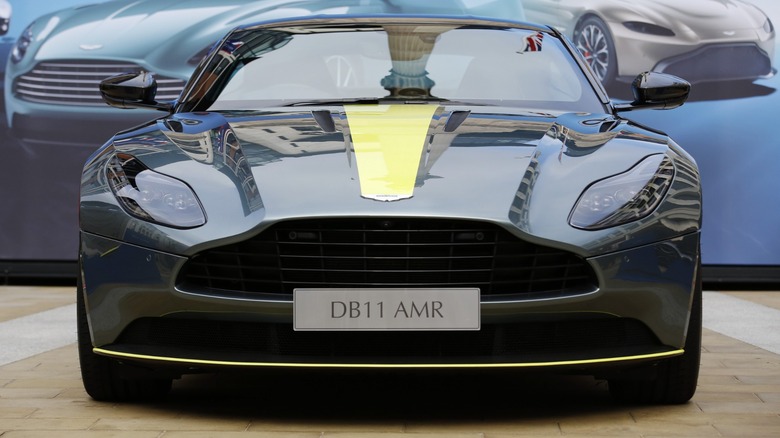 Aston Martin DB11 AMR