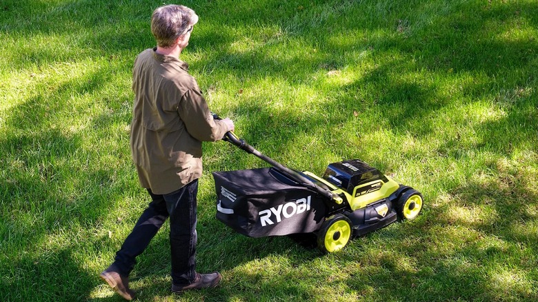 Ryobi 18V One+ HP Brushless Whisper Series 20 Inch Lawn Mower Kit