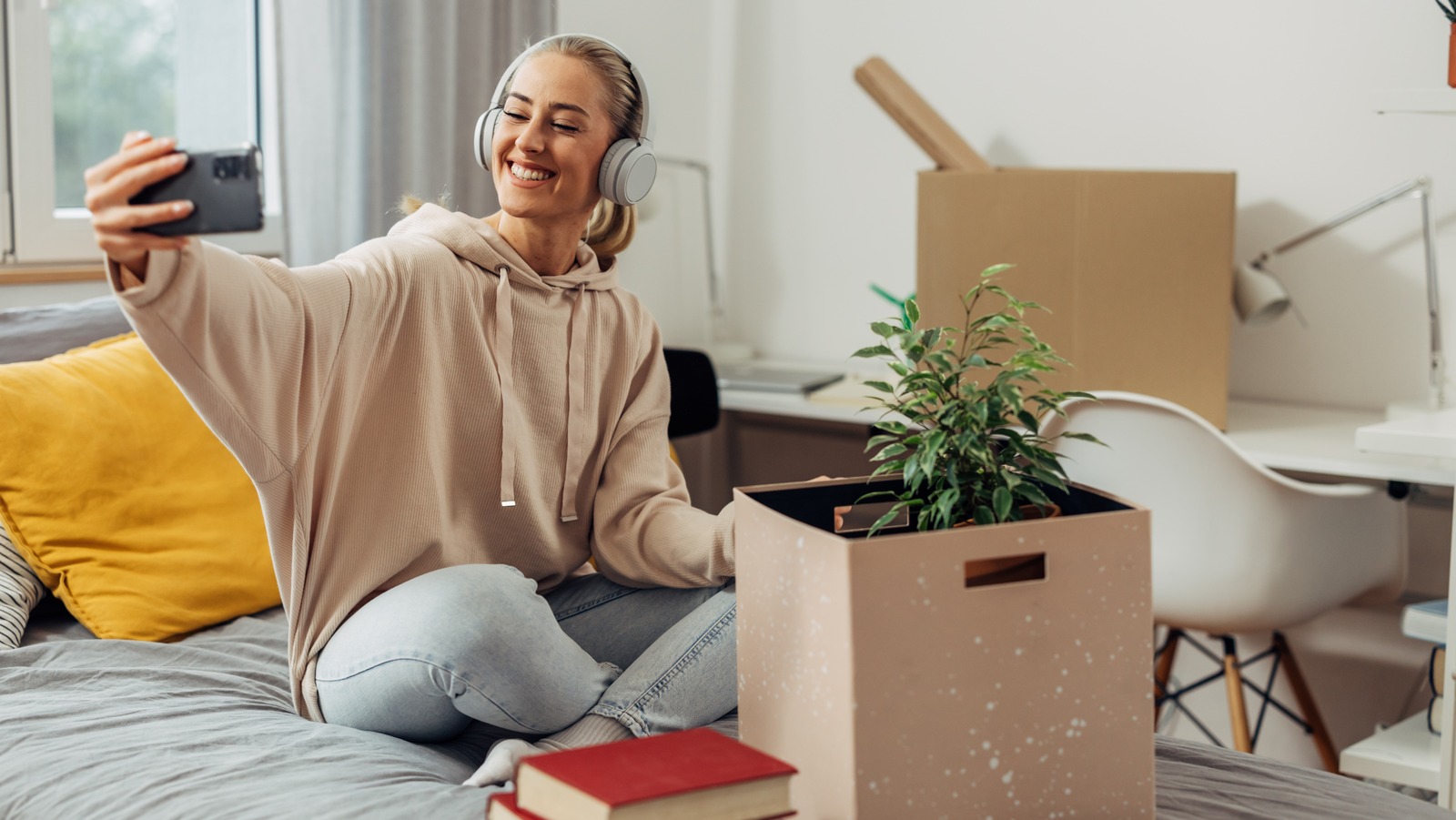 Top 10 Tech Gadgets for Improving Your College Dorm Experience