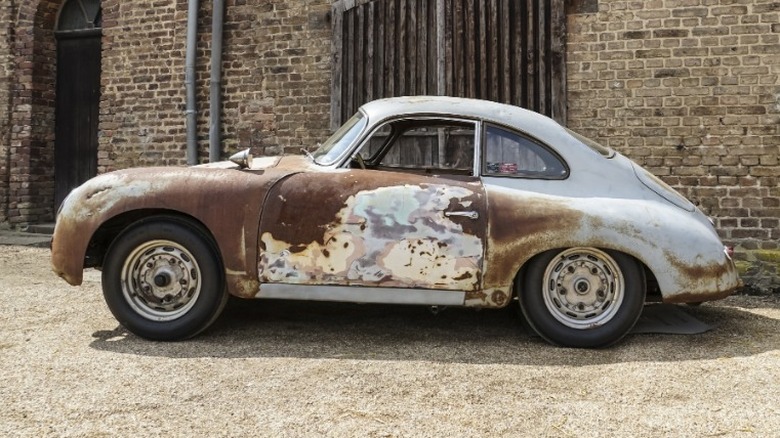 Rusty Porsche 356