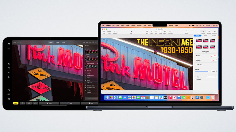 An iPad next to a MacBook using sidecar external display mode
