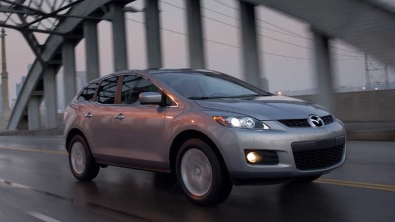A silver 2007 Mazda CX-7