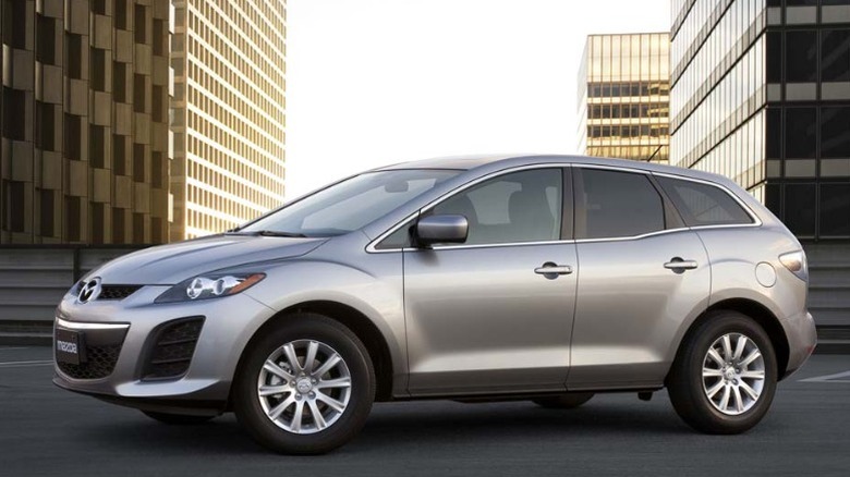 An ash Mazda CX-7