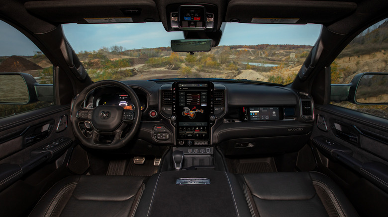 2025 Ram 1500 interior