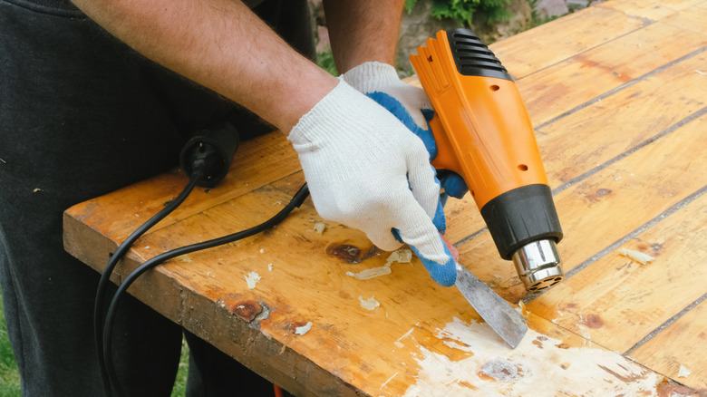 Man uses heat gun for DIY project