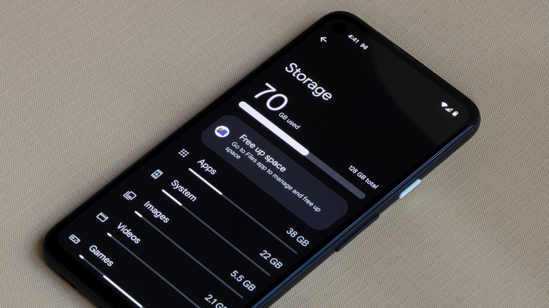 Pixel phone displaying storage capacity