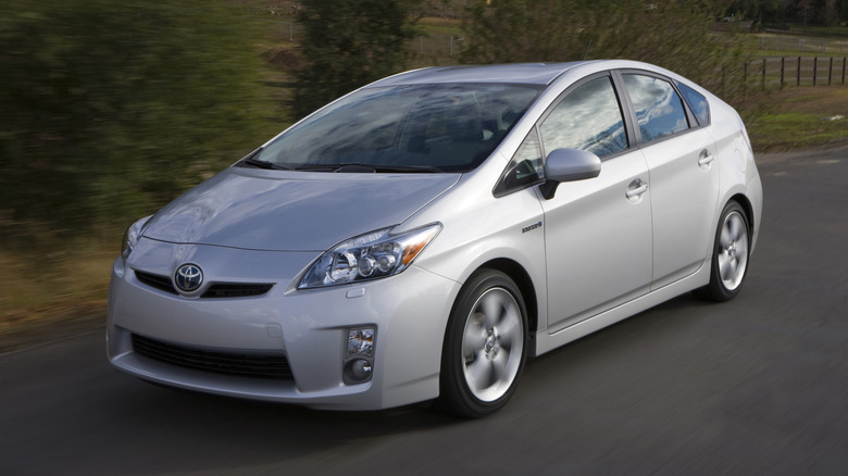 2010 Toyota Prius front 3/4