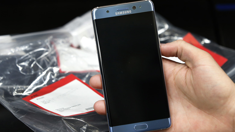 A Galaxy Note 7 prepping to be returned