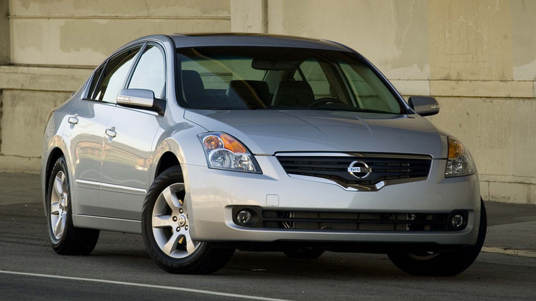 Silver 2009 Nissan Altima on tarmac