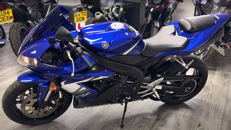 blue 2005 Yamaha YZF-R1