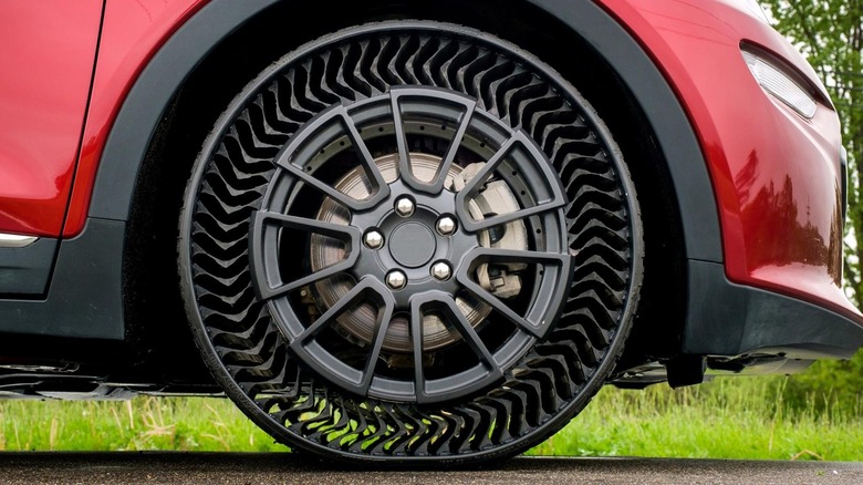 Michelin Uptis airless tires on Chevy Bolt