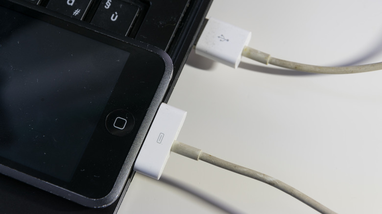 iPod connected to laptop