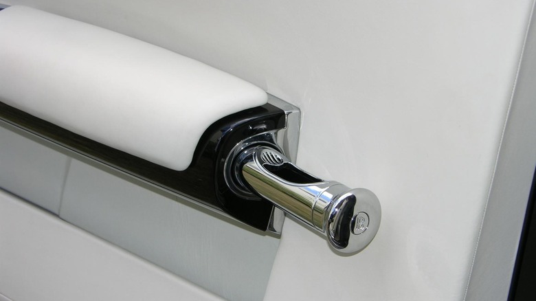 Rolls Royce Phantom Drophead in-door ashtray