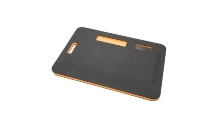 Black kneeling pad with two compartments